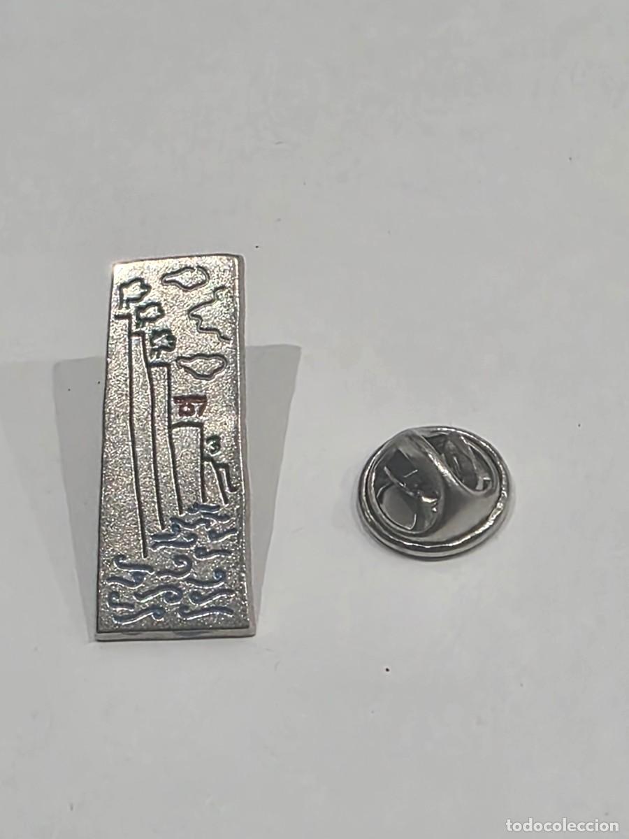 Pins de colecci&oacute;n: Pins de EL PA&Iacute;S Catalunya Moderna. Comarques de Catalunya: La Selva Anys 9 0.