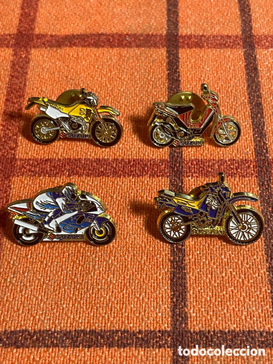 Pins de colecci&oacute;n: Lote de 4 pins vintage/retro de motos Suzuki