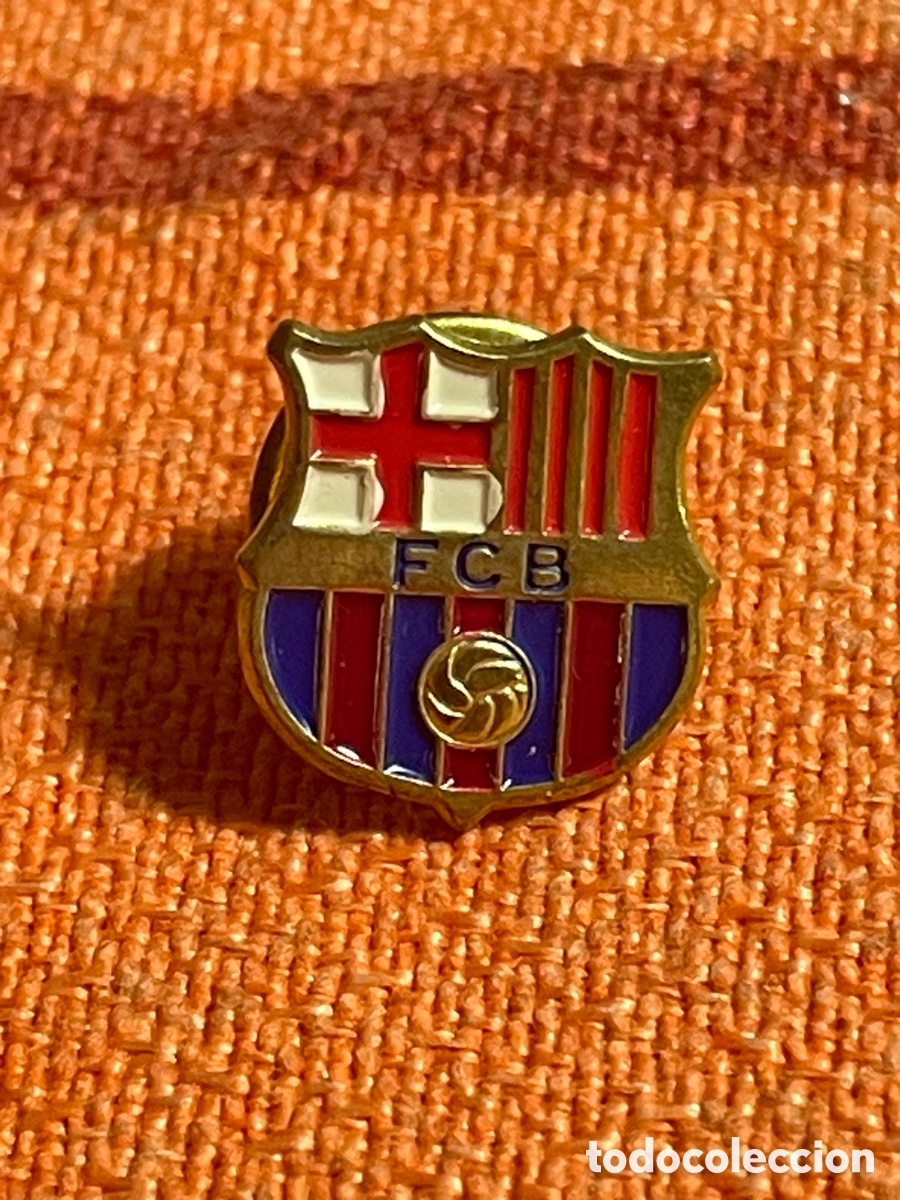 Pins de colecci&oacute;n: Pin vintage escudo FC Barcelona FCB