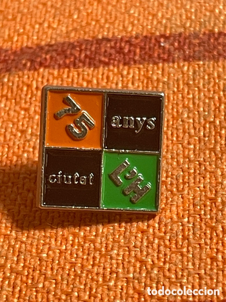 Pins de colecci&oacute;n: Pin esmaltado conmemorativo del 75 aniversario del t&iacute;tulo de ciudad de L'Hospitalet de Llobregat