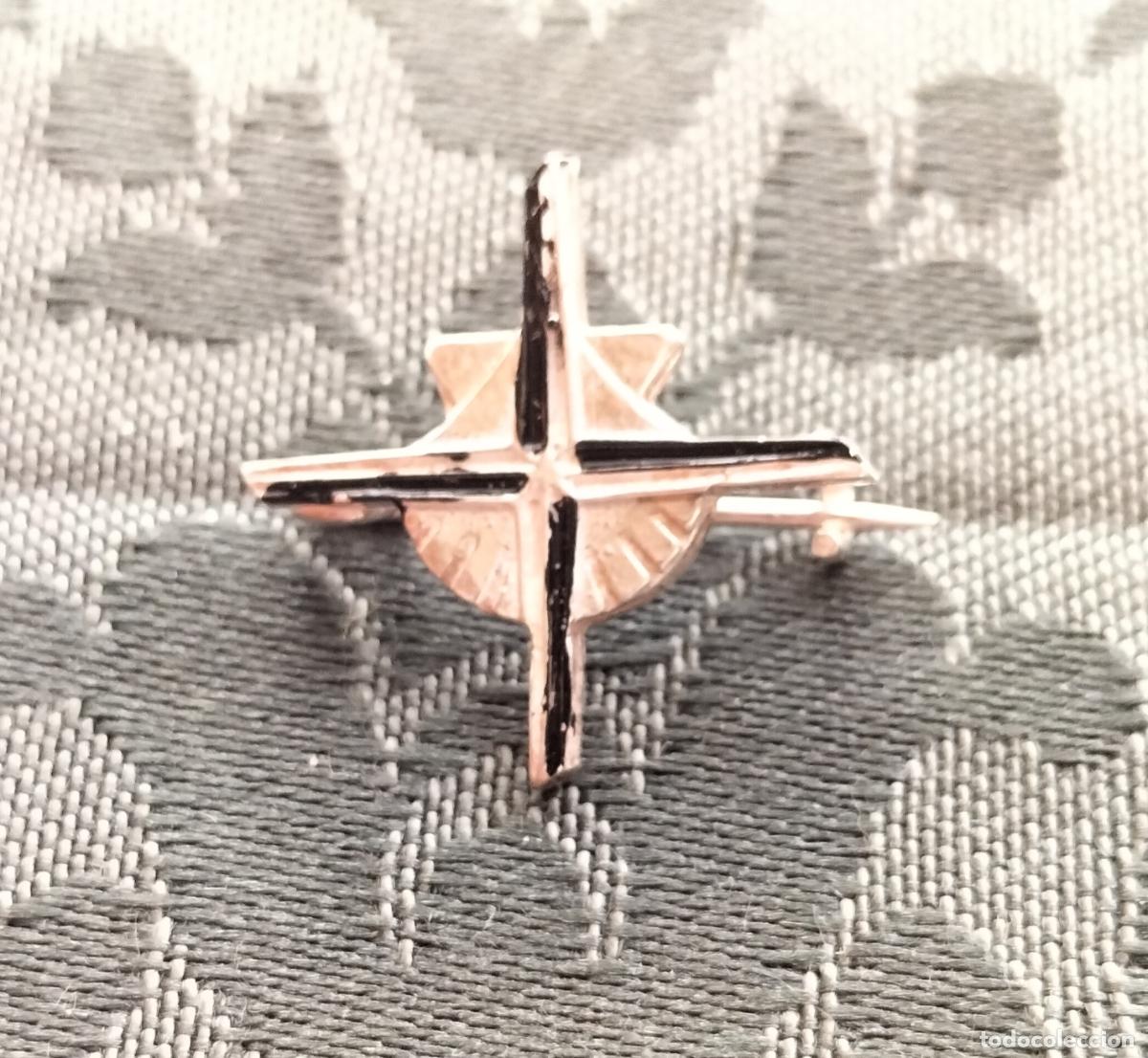 Pins de colecci&oacute;n: PIN IMPERDIBLE PLATA LEY- DOMINICOS A CORU&Ntilde;A.