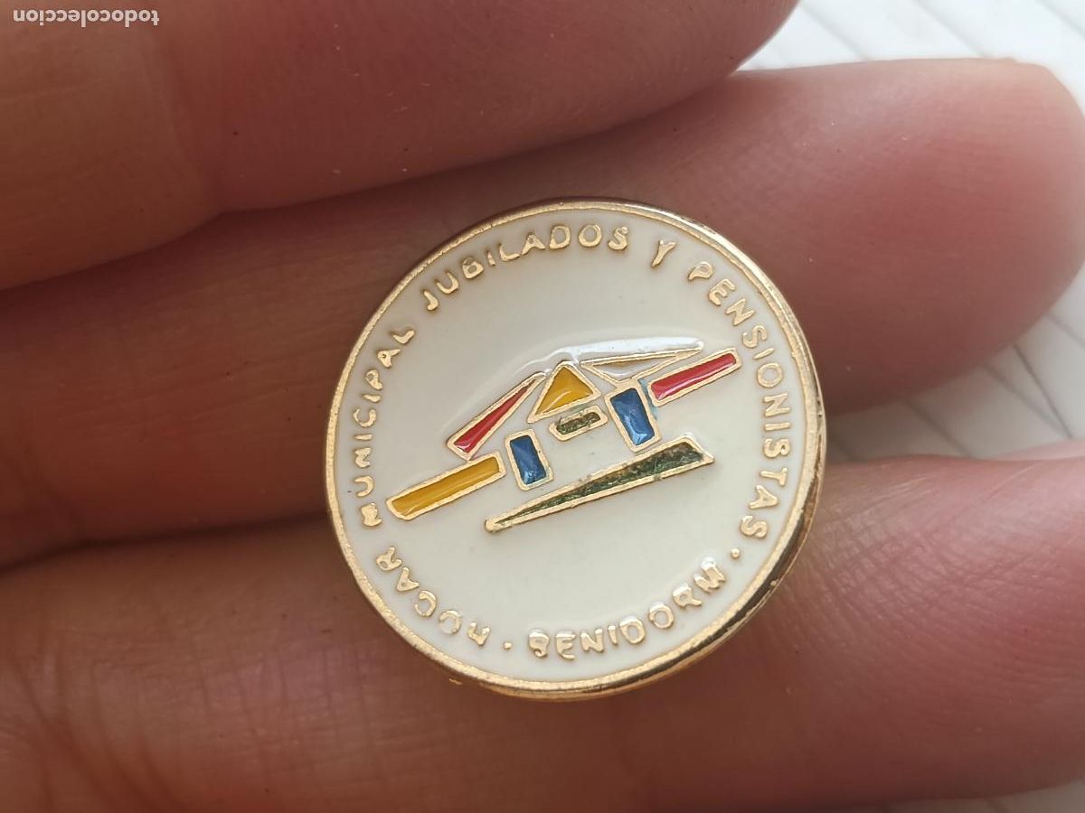 Pin's de collection: Benidorm. Pin Hogar municipal de jubilados y pensionistas