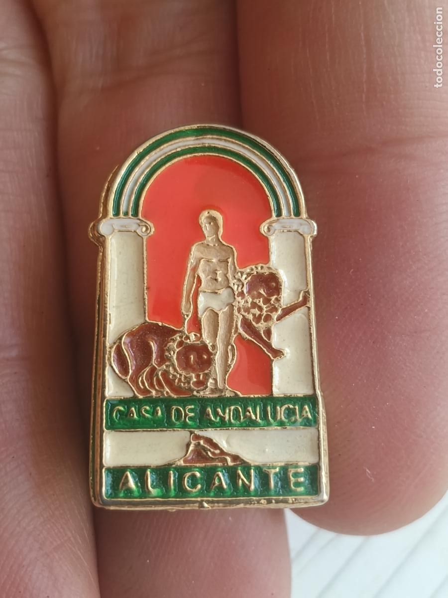 Pins de colecci&oacute;n: Alicante. Insignia Casa de Andaluc&iacute;a