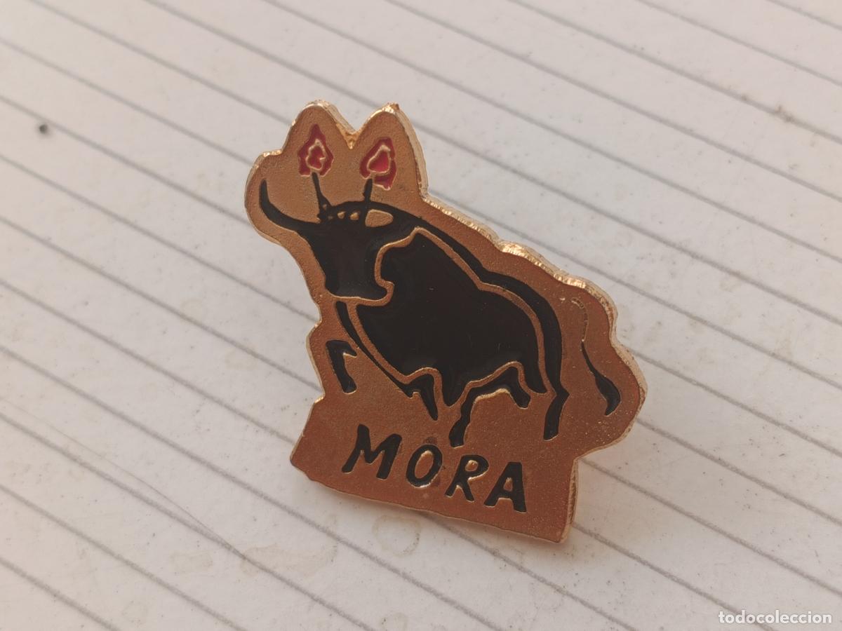 Pins de colecci&oacute;n: Mora. Toro embolado. Toros. Pin