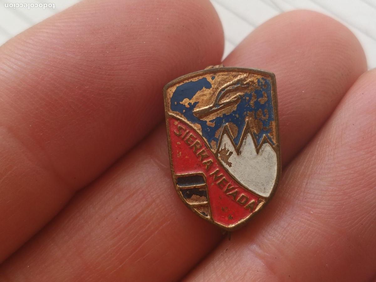 Pins de colecci&oacute;n: Sierra Nevada. Antigua insignia de alfiler