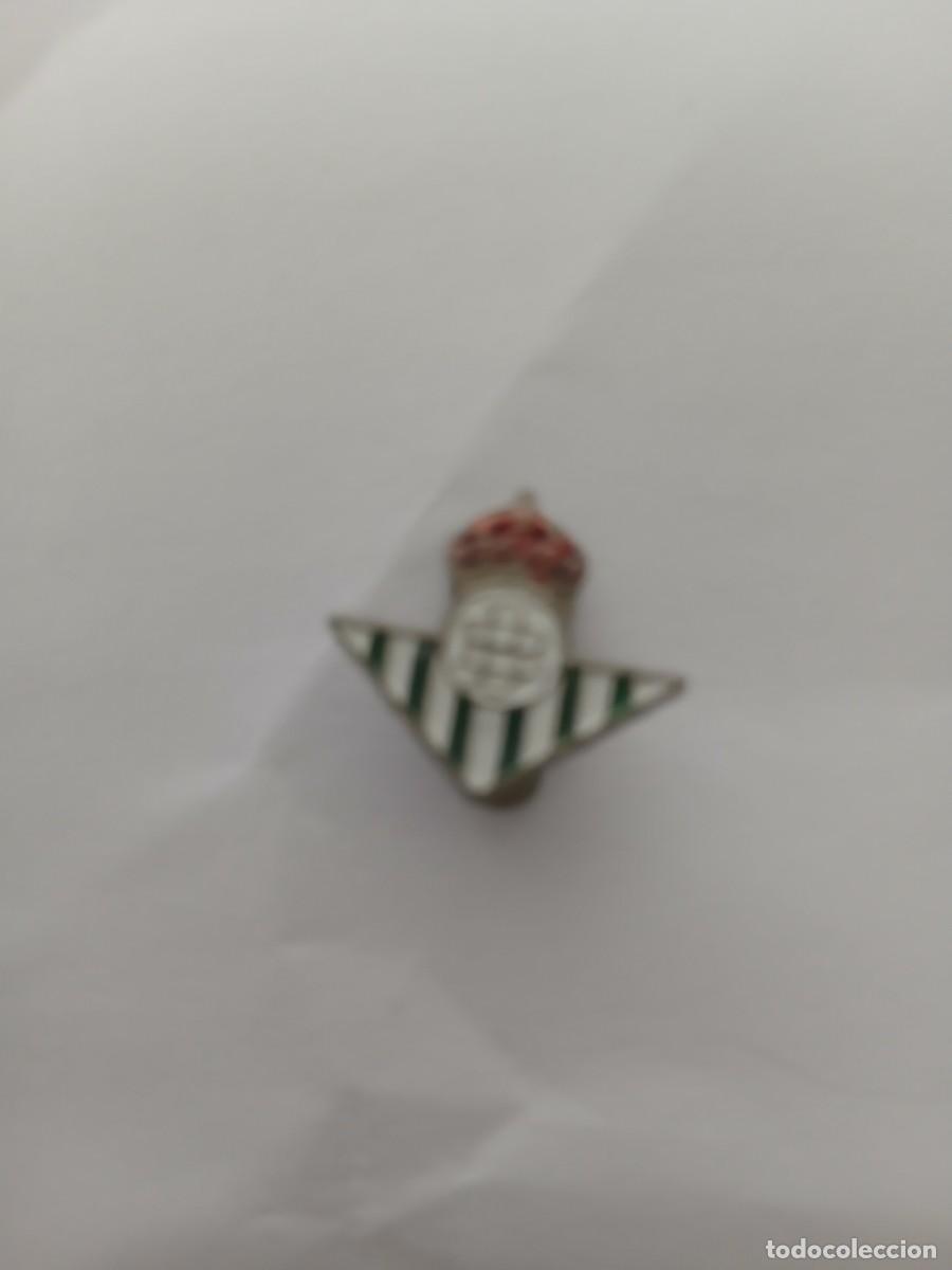 Pins de colecci&oacute;n: escudo pin para solapa Real Betis Balompi&eacute; a&ntilde;os 80
