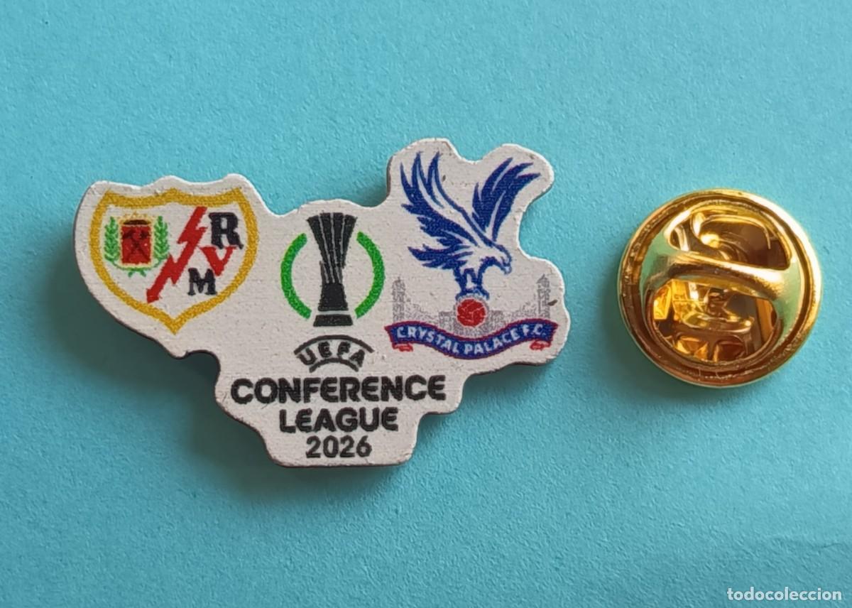 Pin's de collection: PIN FUTBOL - FINAL CONFERENCE LEAGUE 2026 - RAYO VALLECANO CONTRA CRYSTAL PALACE