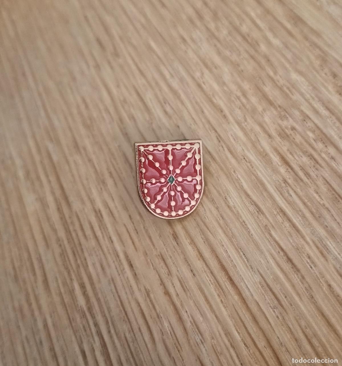 Pins de colecci&oacute;n: Pin escudo de Navarra sin corona. (Pol&iacute;tico)