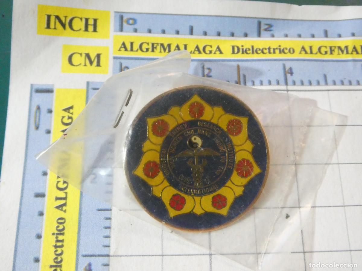 Pins de colecci&oacute;n: PIN UNIVERSAL ENERGY RESEARCH INSTITUTE MEDICINA ALTERNATIVA TRADICIONAL VIETNAM. Luong Minh Dang