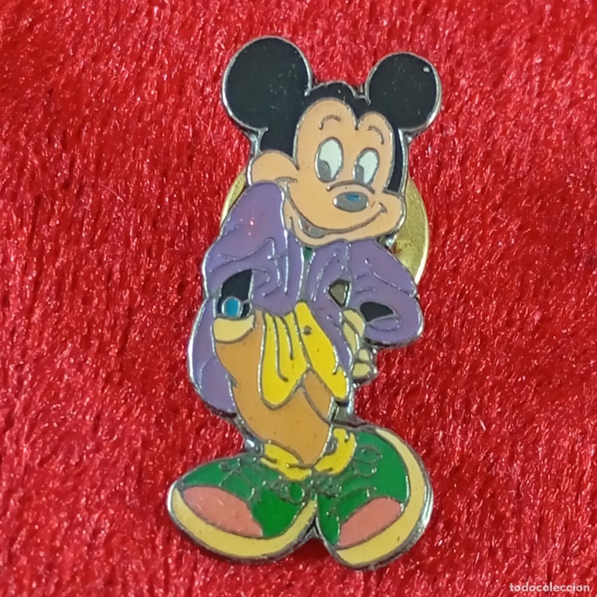Pins de colecci&oacute;n: ANTIGUO PIN - MICKEY MOUSE - CHAQUETA MORADA - VINTAGE - METAL ESMALTADO - WALT DISNEY - RARO / 508