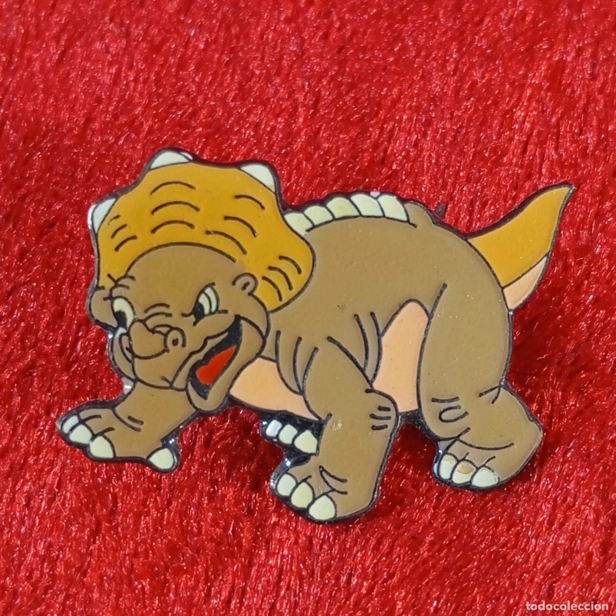 Pins de colecci&oacute;n: ANTIGUO PIN - TRICERATOPS - EN BUSCA DEL VALLE ENCANTADO - DIBUJOS ANIMADOS - VINTAGE - RARO / 530