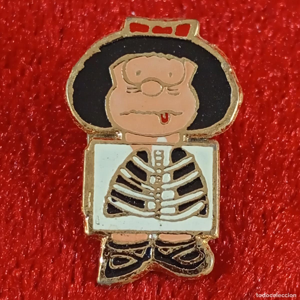 Pins de colecci&oacute;n: ANTIGUO PIN - MAFALDA - RAYOS X - RADIOGRAFIA - DISE&Ntilde;O VINTAGE - METAL ESMALTADO - RARO / 541