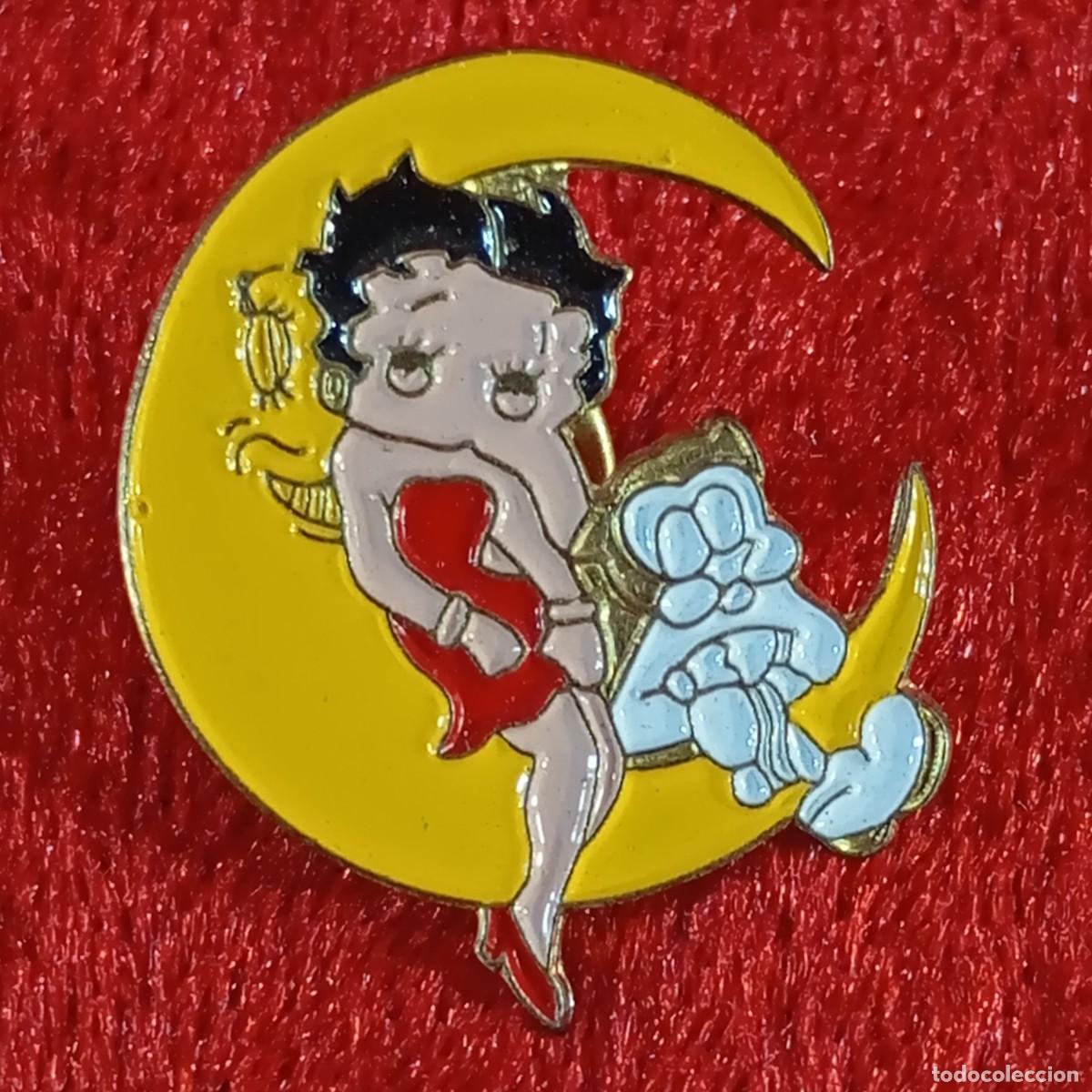 Pins de colecci&oacute;n: ANTIGUO PIN - BETTY BOOP - PERRO - MEDIA LUNA - UNIVERSAL - VINTAGE - METAL ESMALTADO - RARO / 547