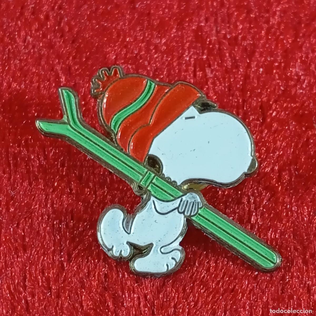 Pins de colecci&oacute;n: ANTIGUO PIN - SNOOPY - PEANUTS - ESQU&Iacute;S - DEPORTES INVIERNO - VINTAGE - METAL ESMALTADO - RARO / 549