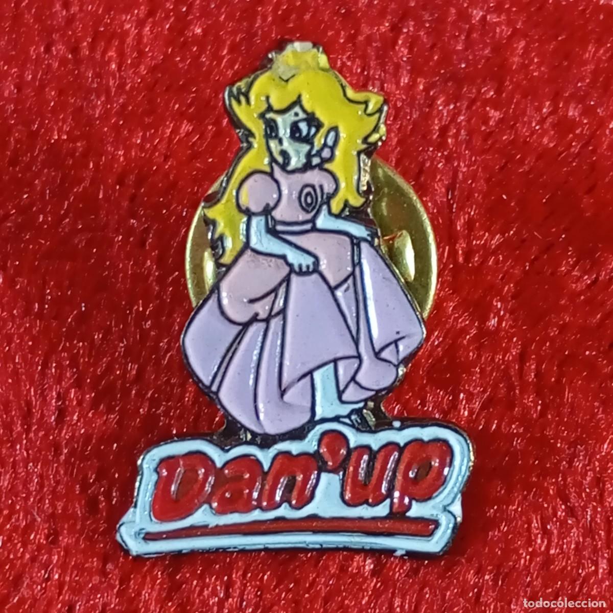 Pin's de collection: ANTIGUO PIN - PRINCESA PEACH - MARIO BROS - NINTENDO - DAN'UP - VINTAGE - ESMALTADO - RARO / 574