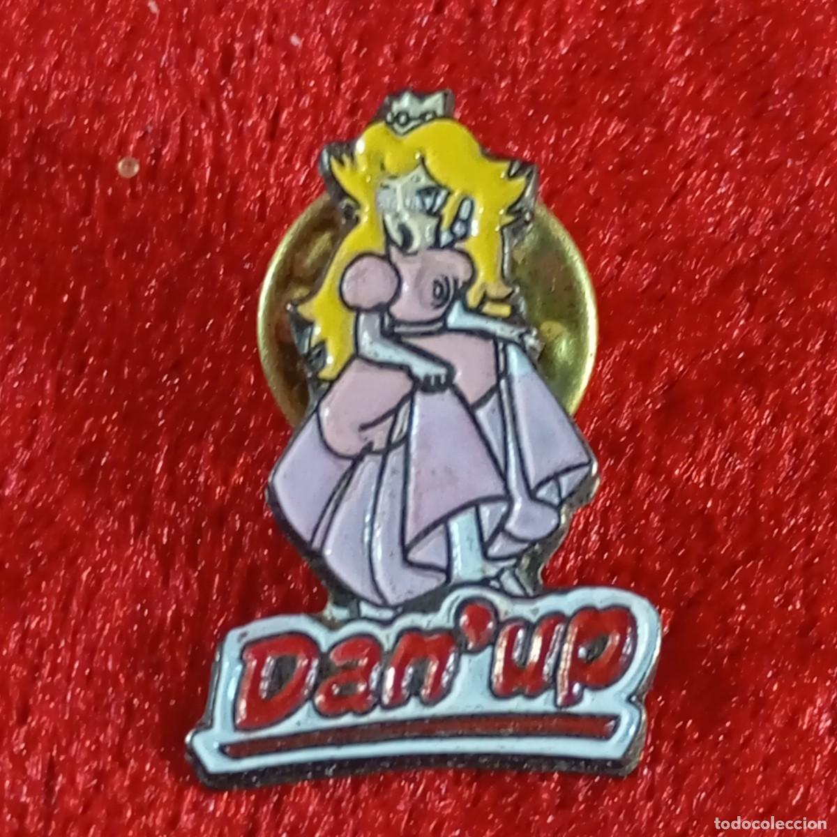 Pin's de collection: ANTIGUO PIN - PRINCESA PEACH - MARIO BROS - NINTENDO - DAN'UP - VINTAGE - ESMALTADO - RARO / 575