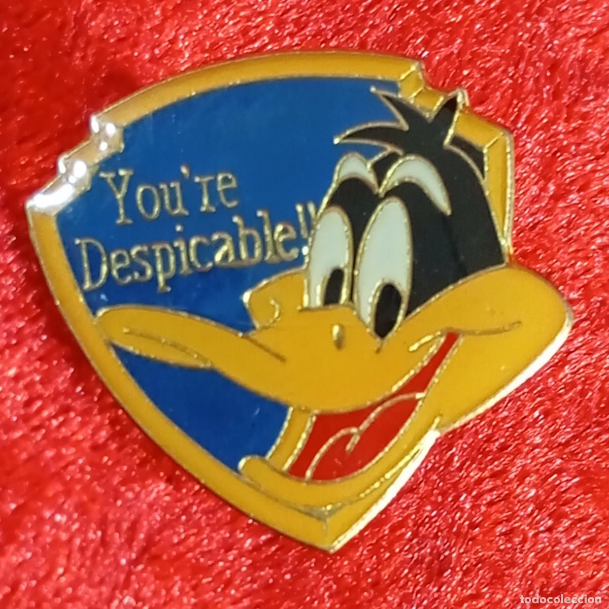 Pin's de collection: ANTIGUO PIN - PATO LUCAS - YOU'RE DESPICABLE - LOONEY TUNES - WARNER BROS - ESMALTADO - RARO / 591