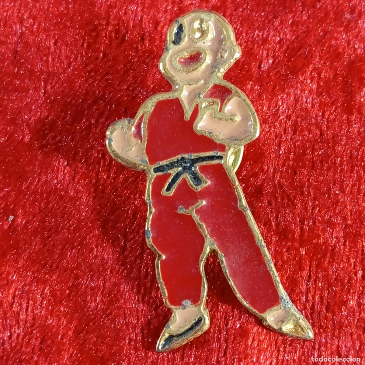 Pins de colecci&oacute;n: ANTIGUO PIN - KRILIN DE NI&Ntilde;O - DRAGON BALL - BOLA DE DRAG&Oacute;N - ESMALTADO - RARO / 635