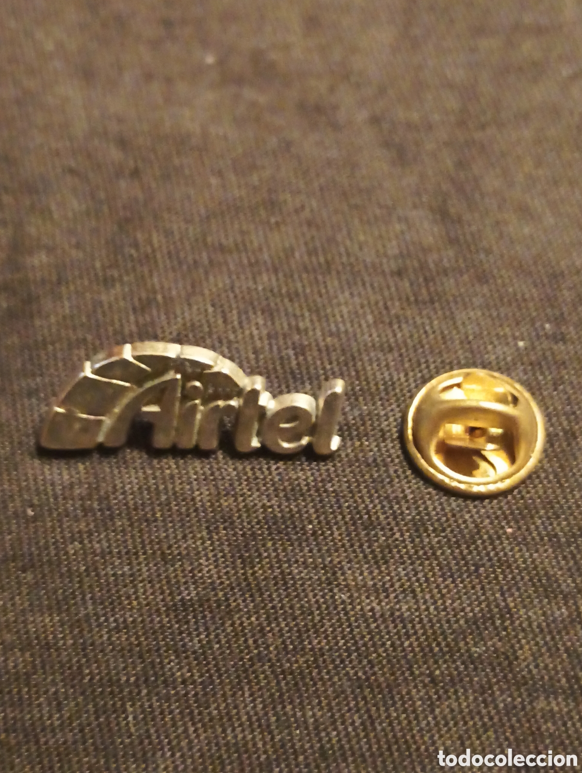 Pins de colecci&oacute;n: Pins insignia con pincho y cierre airtel compa&ntilde;&iacute;a de telefono