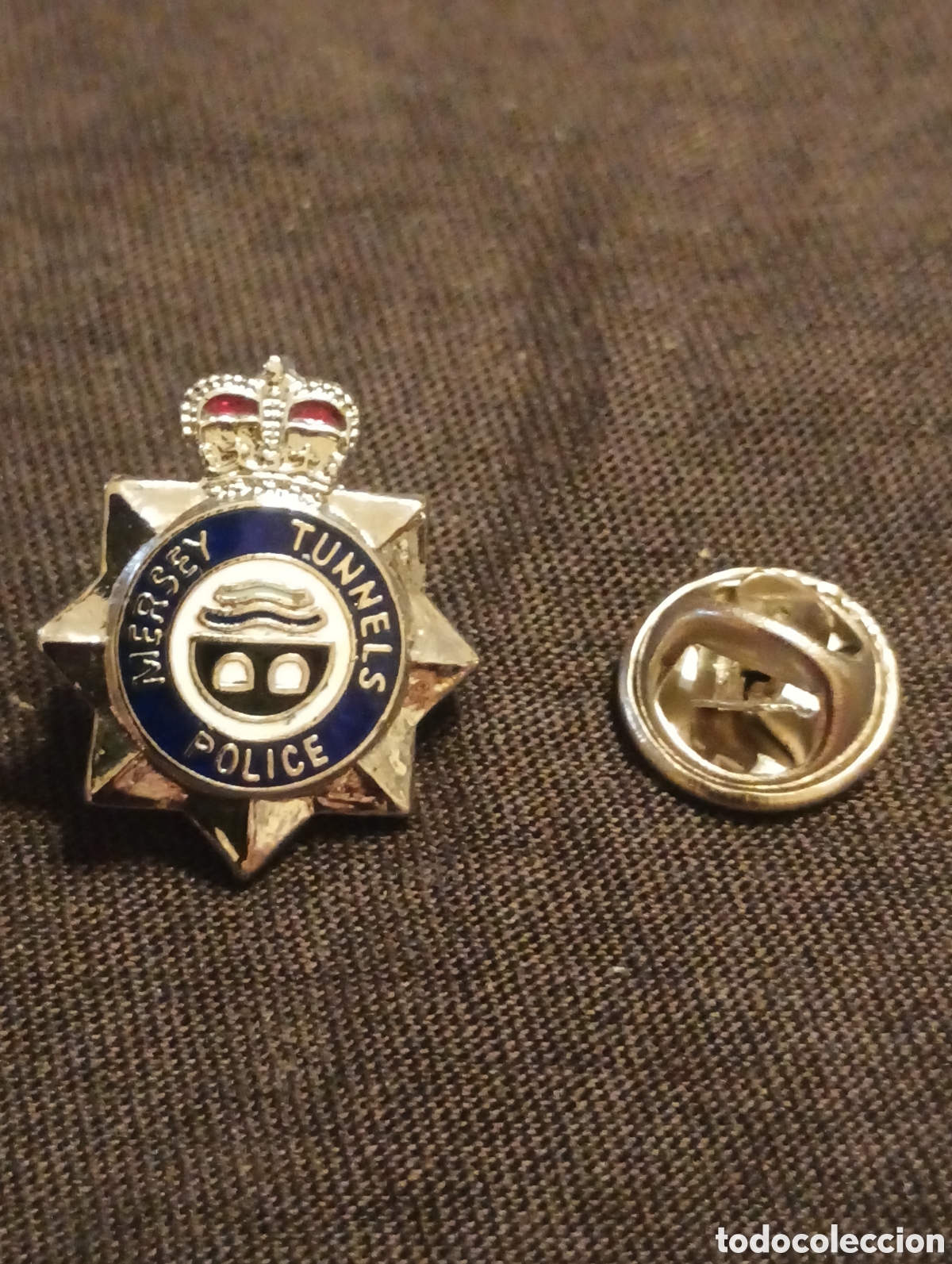 Pins de colecci&oacute;n: Pins insignia con pincho y cierre placa polic&iacute;a police