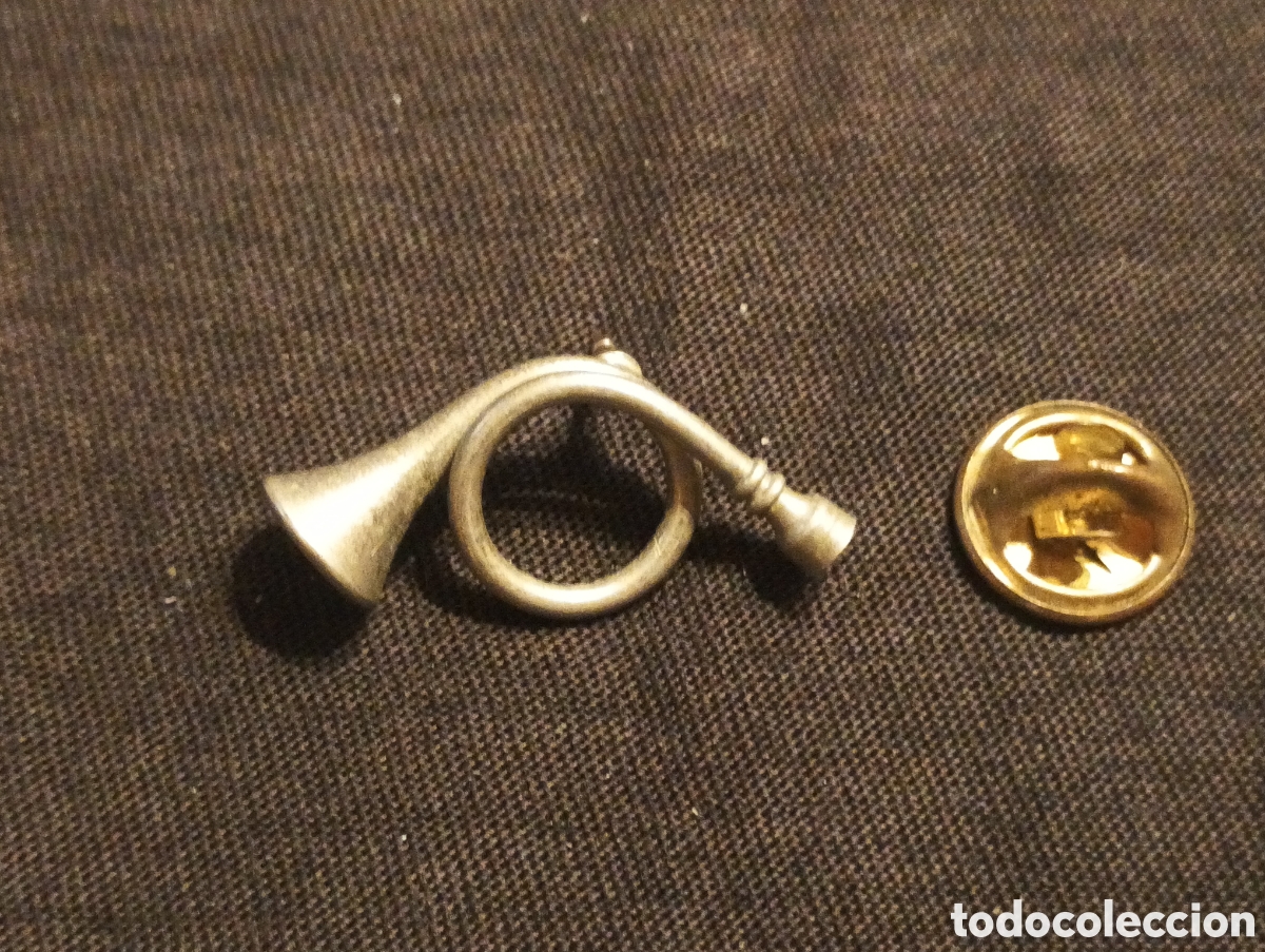 Pins de colecci&oacute;n: Pins insignia con pincho y cierre corneta instrumento musica