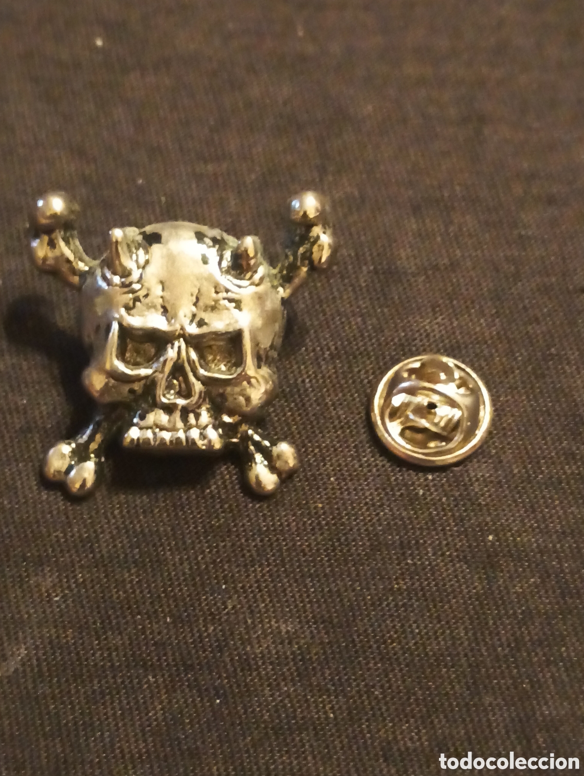 Pins de colecci&oacute;n: Pins insignia con pincho y cierre calavera con cuernos
