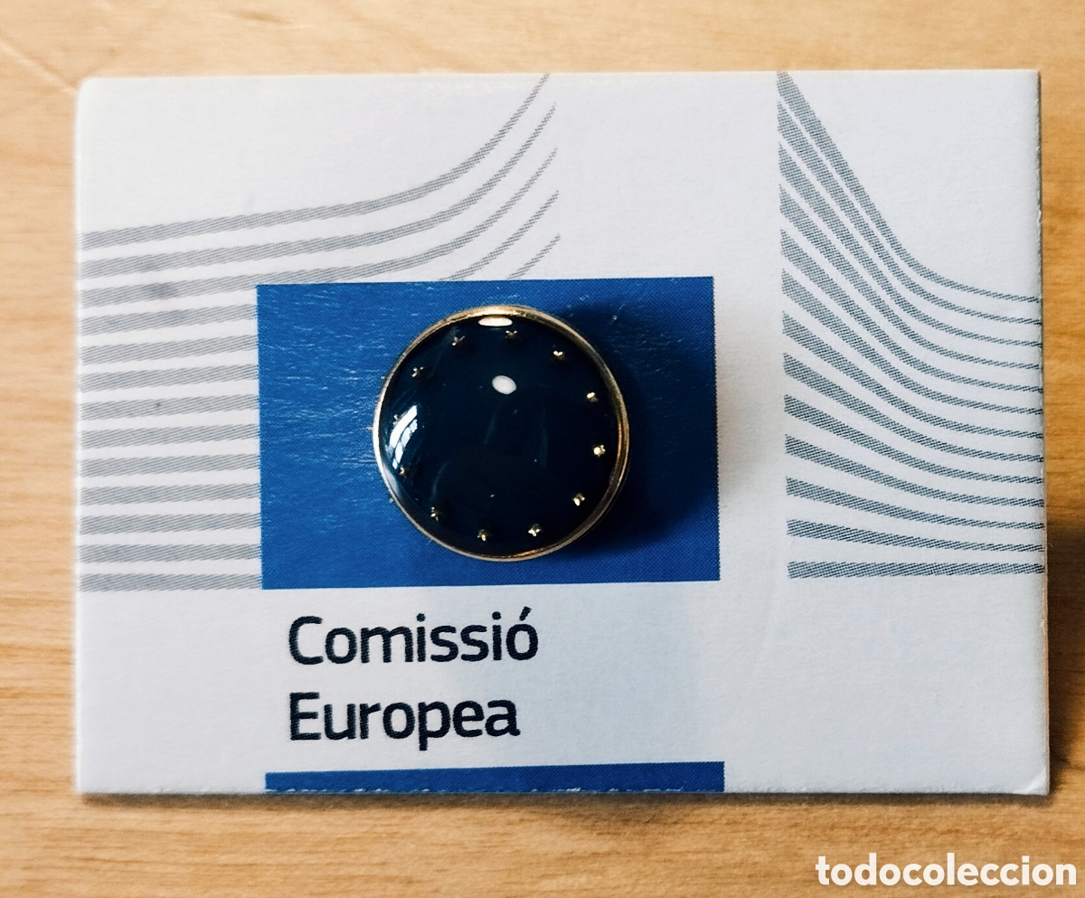 Pins de colecci&oacute;n: PIN COMISI&Oacute;N EUROPEA EUROPA + LIBRITO DERECHOS FUNDAMENTALES EN LA UE - 2010