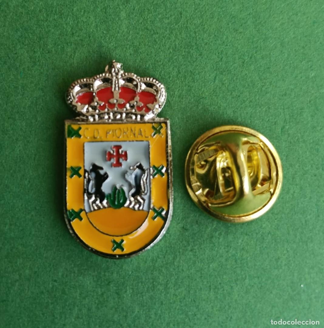 Sammlung von Pins: PIN FUTBOL - NO ESMALTE - C.D. PIORNAL - PIORNAL - CACERES - 130205