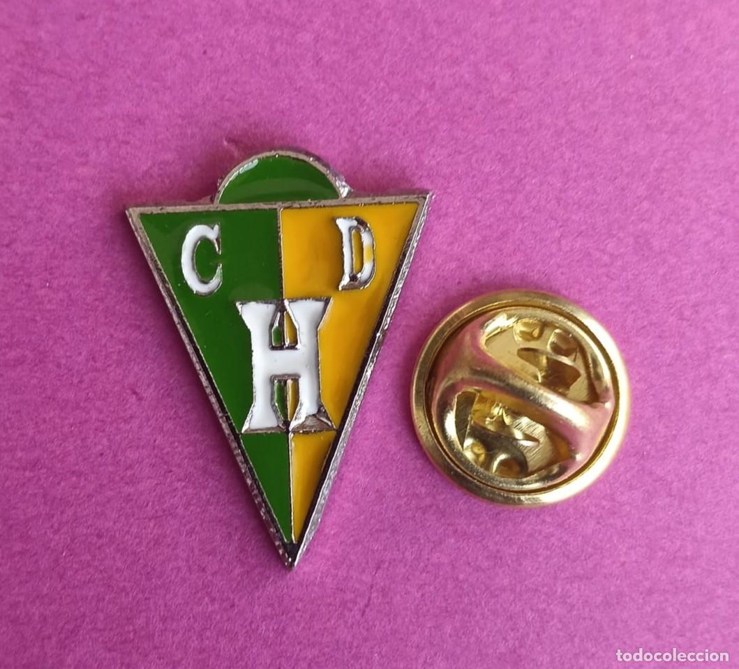 Sammlung von Pins: PIN FUTBOL - NO ESMALTE - C.D. HISPANIA - FUENLABRADA - MADRID - 130207