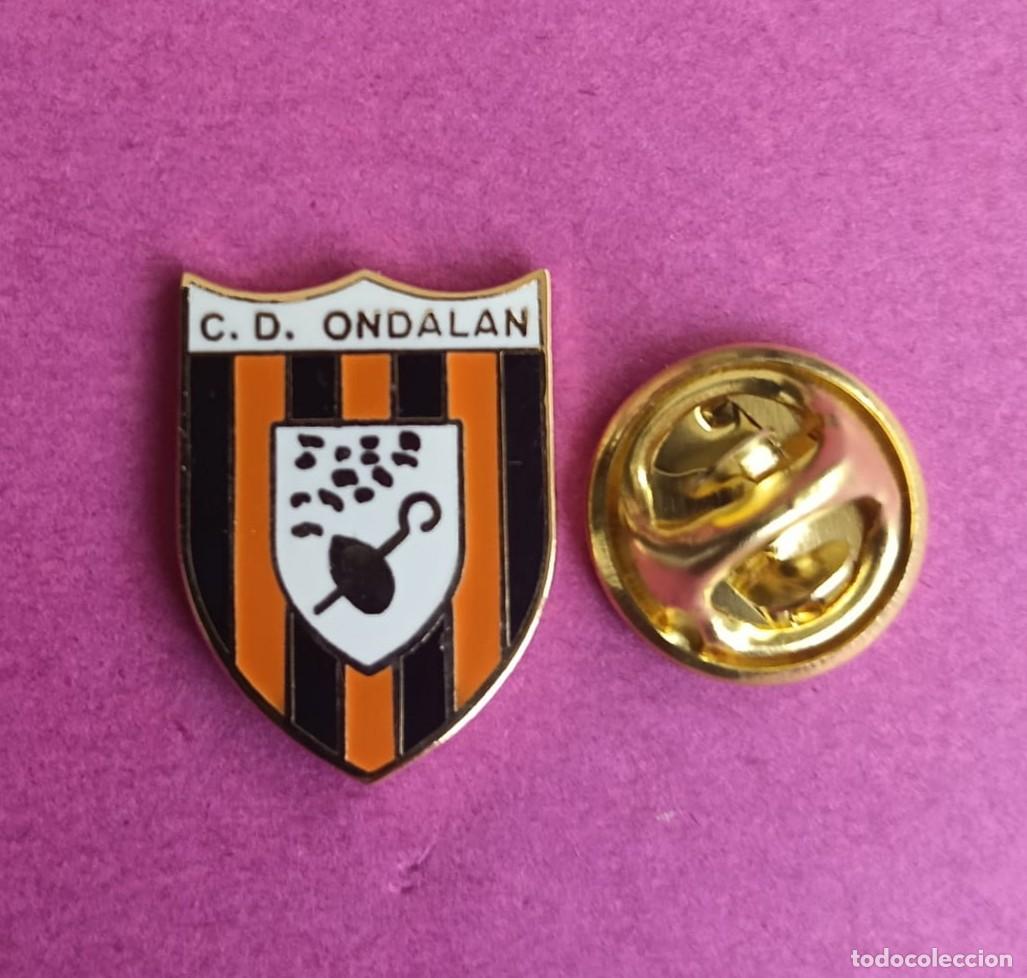 Pin's de collection: PIN FUTBOL - ESMALTE - C.D. ONDALAN - VILLATUERTA - NAVARRA - 130212