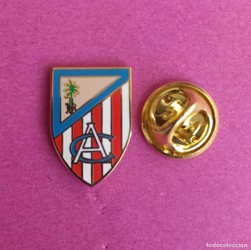 Pin's de collection: PIN FUTBOL - ESMALTE - UNION ATLETICO CLUB - PUERTO DE LA CRUZ - CANARIAS - 130214