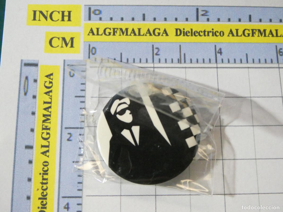 Collection pins: CHAPA BROCHE INSIGNIA. T&Eacute;TRICA BIZARRO PUNK MUERTE ANARQU&Iacute;A ANTISISTEMA. NO PIN