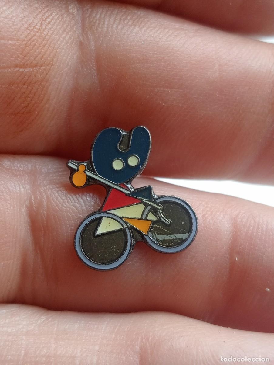 Pins de colecci&oacute;n: PINS MASCOTA CAMINO SANTIAGO PELEGRIN CICLISTA GALICIA A&Ntilde;O SANTO COMPOSTELANO GALLEGA