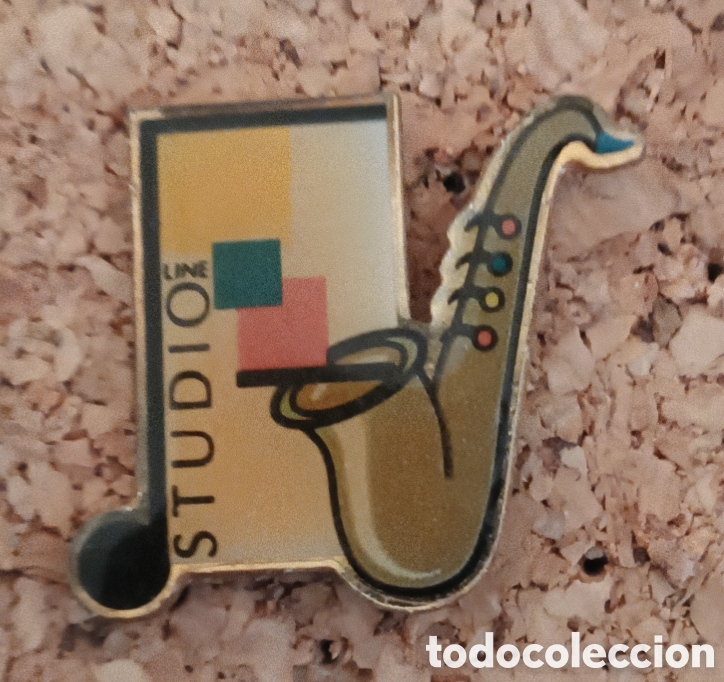 Pins de colecci&oacute;n: PIN ANTIGUO MARCA GOMINA STUDIO LINE
