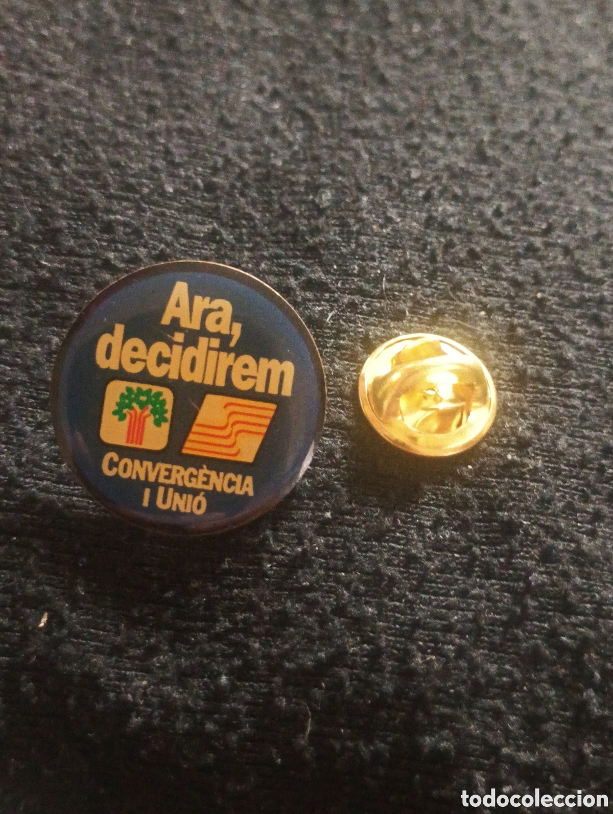 Pins de colecci&oacute;n: Pins insignia con pincho y cierre convergencia i uni&oacute;n