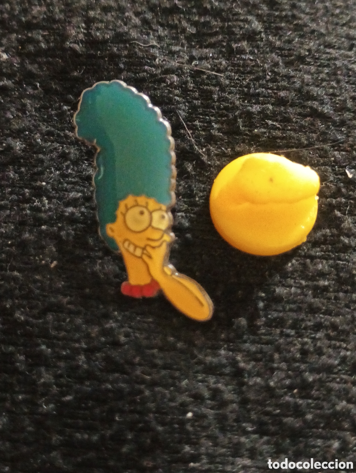 Sammlung von Pins: Pins insignia con pincho y cierre Simpson dibujos