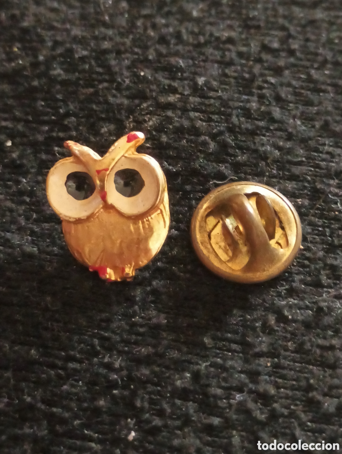 Sammlung von Pins: Pins insignia con pincho y cierre animal b&uacute;ho