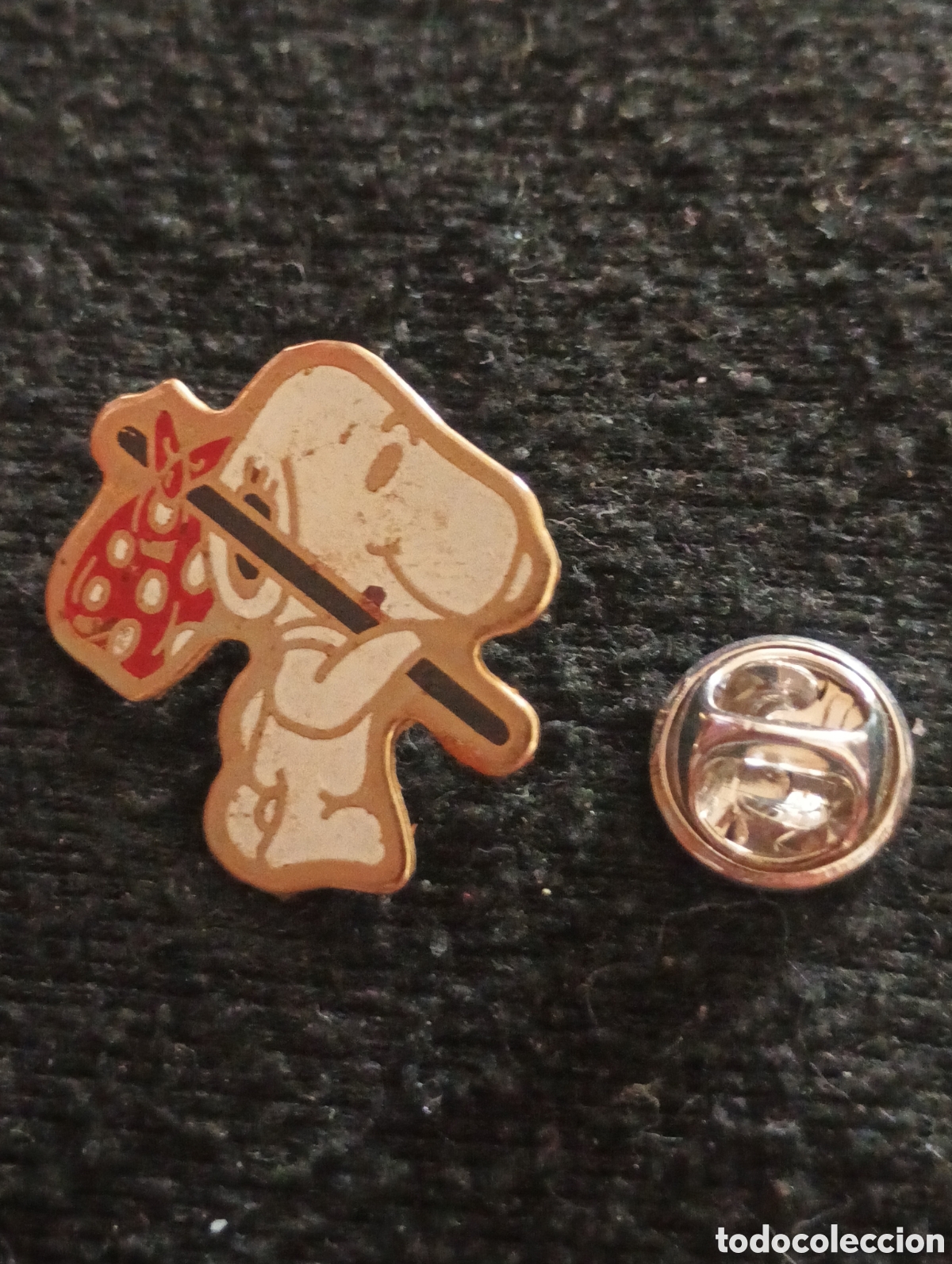 Pins de colecci&oacute;n: Pins insignia con pincho y cierre Snoopy