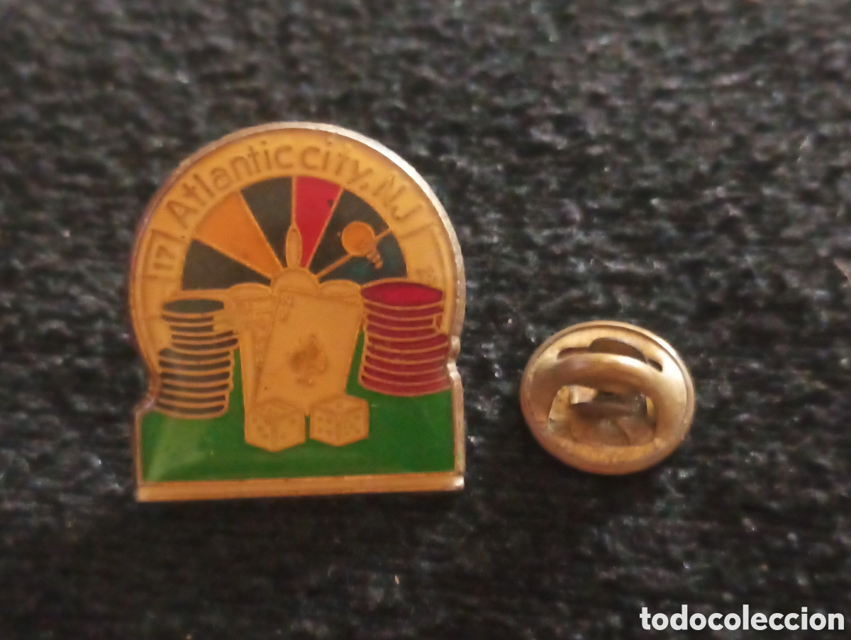 Pin's de collection: Pins insignia con pincho y cierre casino