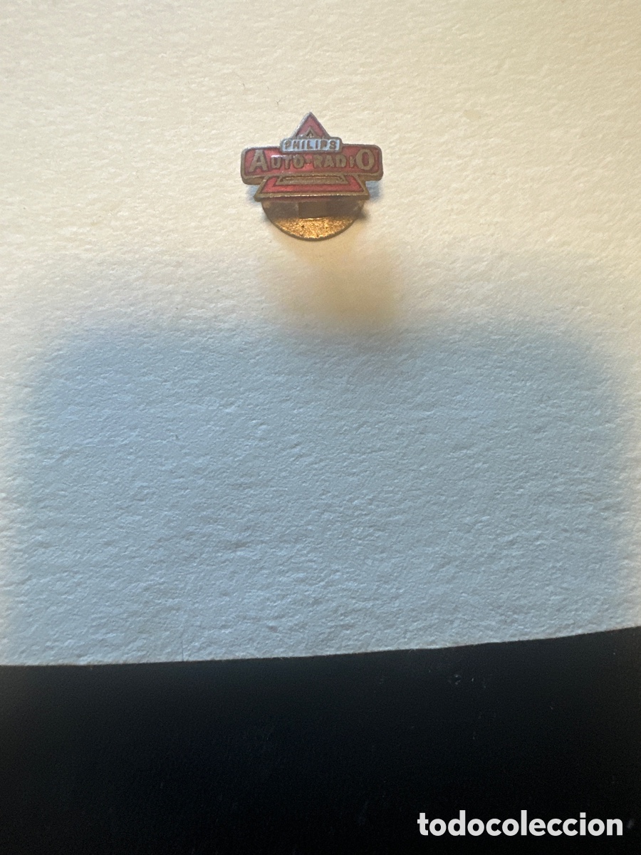 Pins de colecci&oacute;n: Pins antiguo de Philips auto-radio a&ntilde;os (20-50)