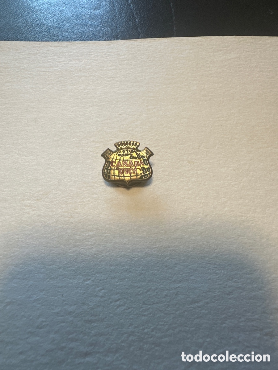 Pins de colecci&oacute;n: Pins antiguo insignia de ojal a&ntilde;os 60 soda Canada Dry