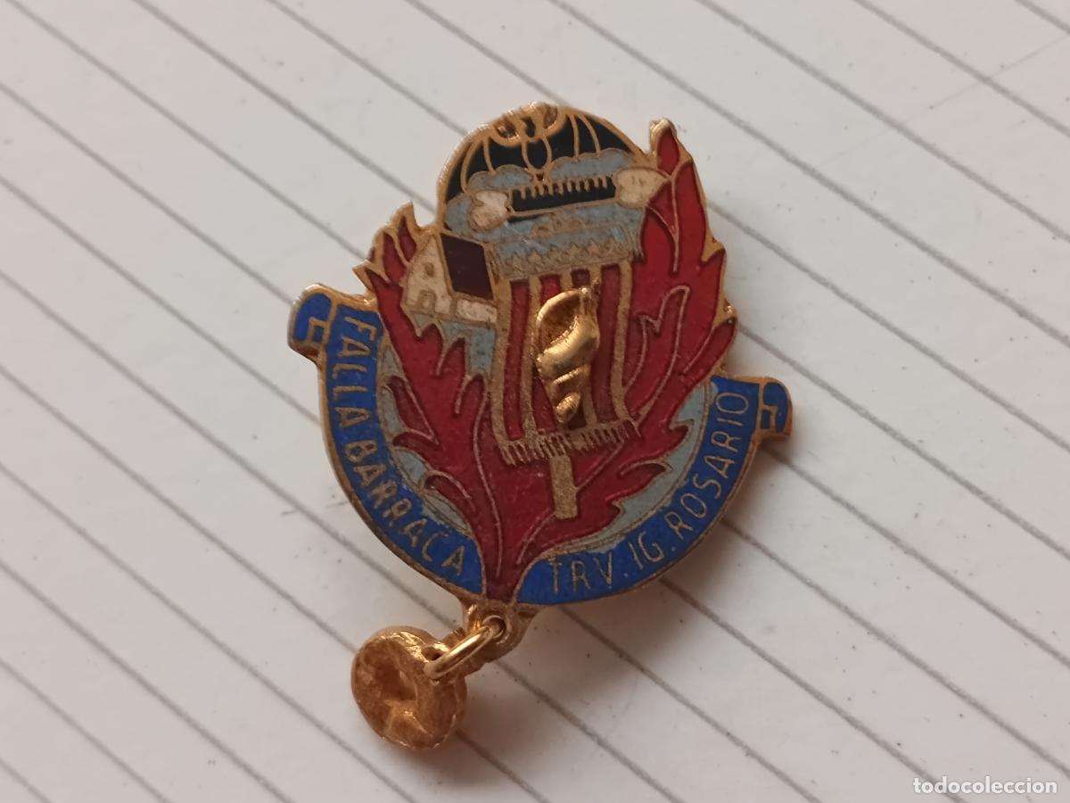 Collection pins: Fallas de Valencia. Insignia de imperdible Falla Barraca. Trv. Ig. Rosario