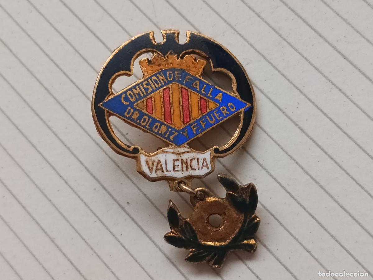 Collection pins: Fallas de Valencia. Insignia de imperdible Falla Ol&oacute;riz Fabi&aacute;n y Fuero