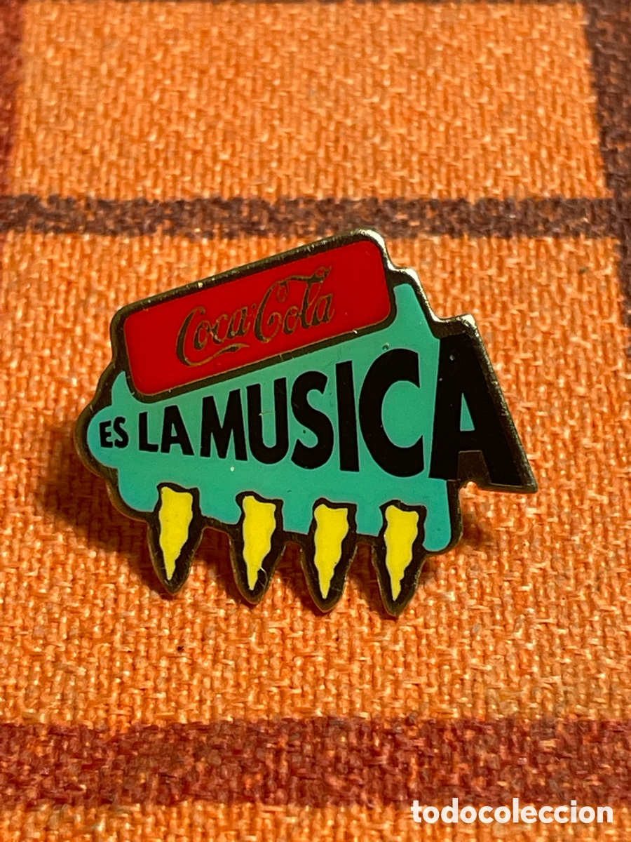 Pin's de collection: Pin Coca-Cola &rdquo;Es la M&uacute;sica&rdquo; - promocional vintage esmaltado