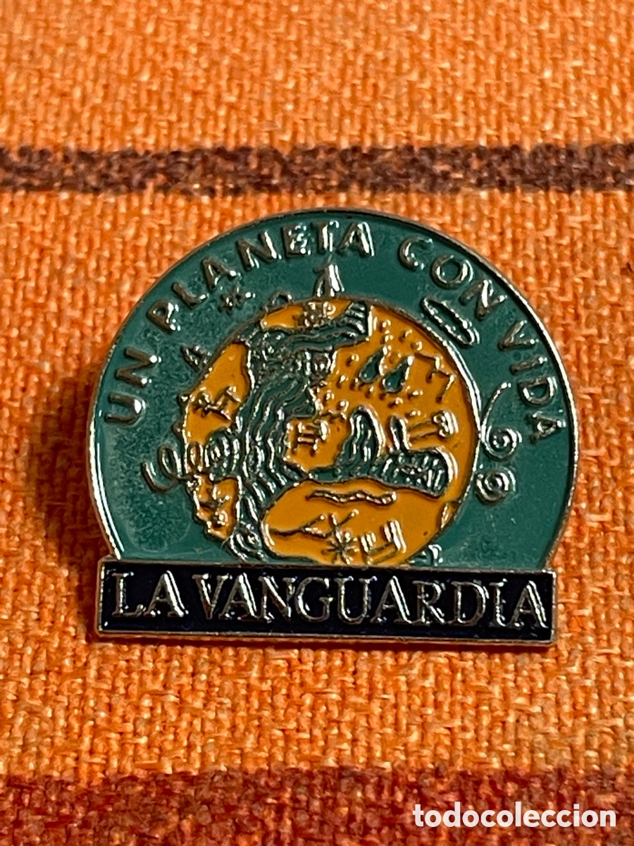 Pins e Spille di collezione: Pin La Vanguardia - Un planeta con vida - esmaltado