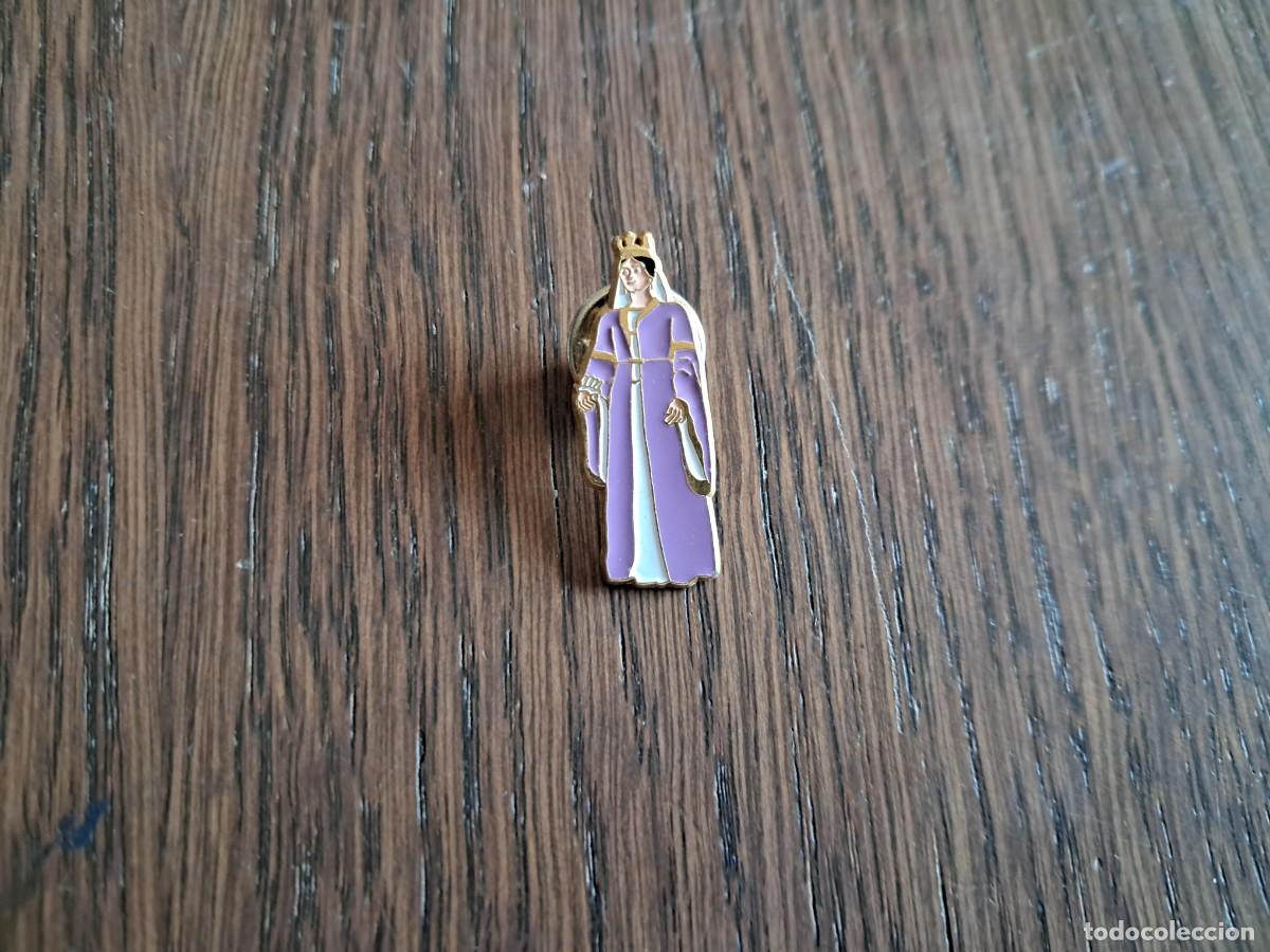 Collection pins: pin de metal, gegant, mujer con corona.