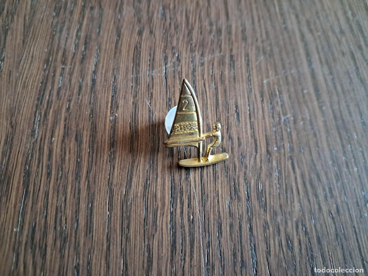Collection pins: pin de metal, windsurf.