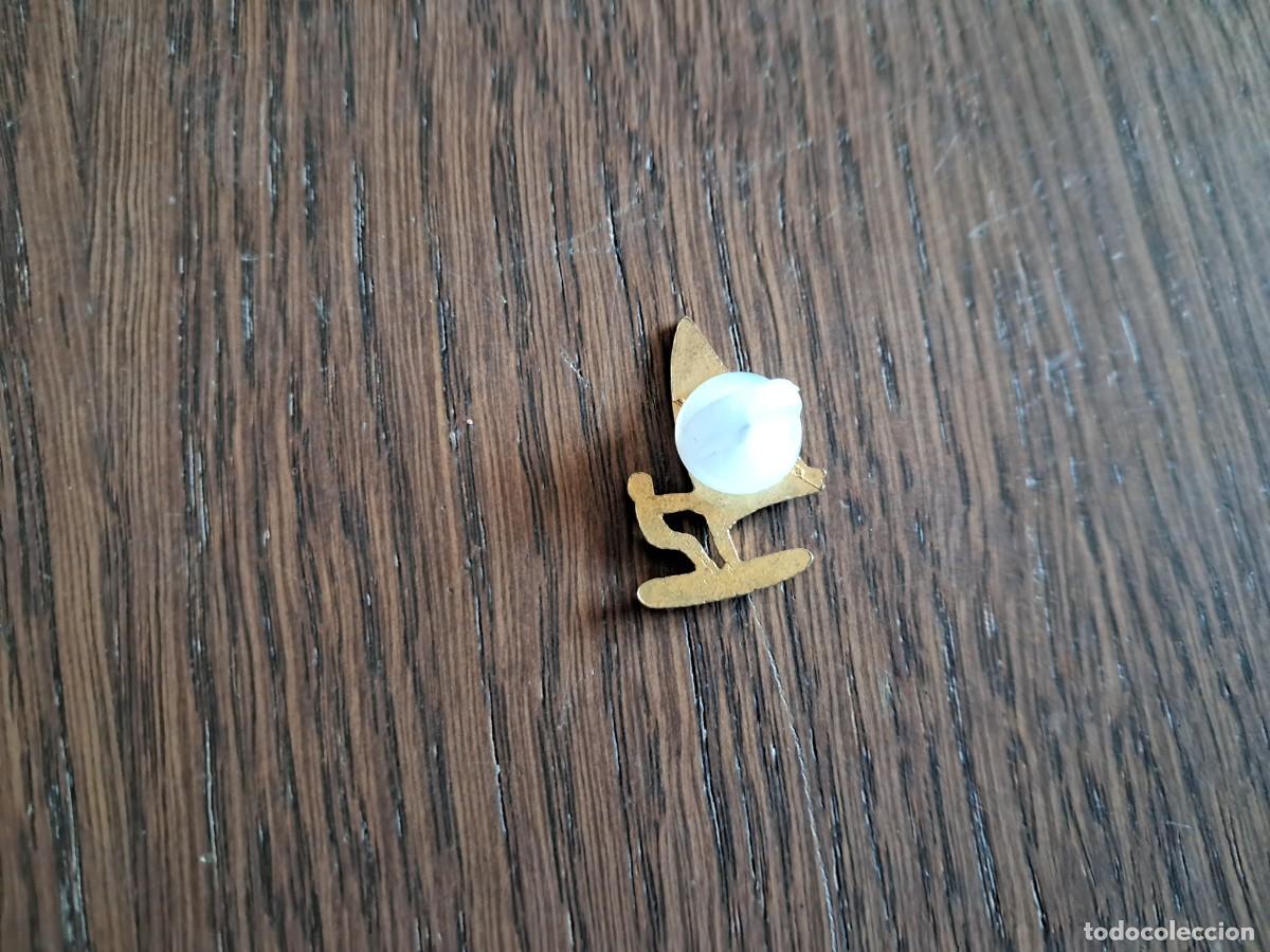 Pins de colecci&oacute;n: pin de metal, windsurf. - Foto 2