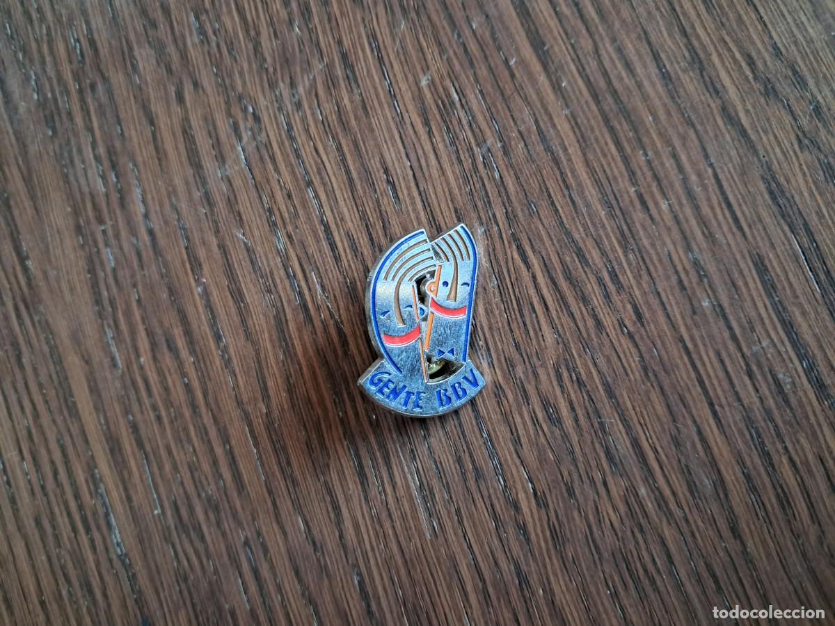 Collection pins: pin de publicidad, gente BBV