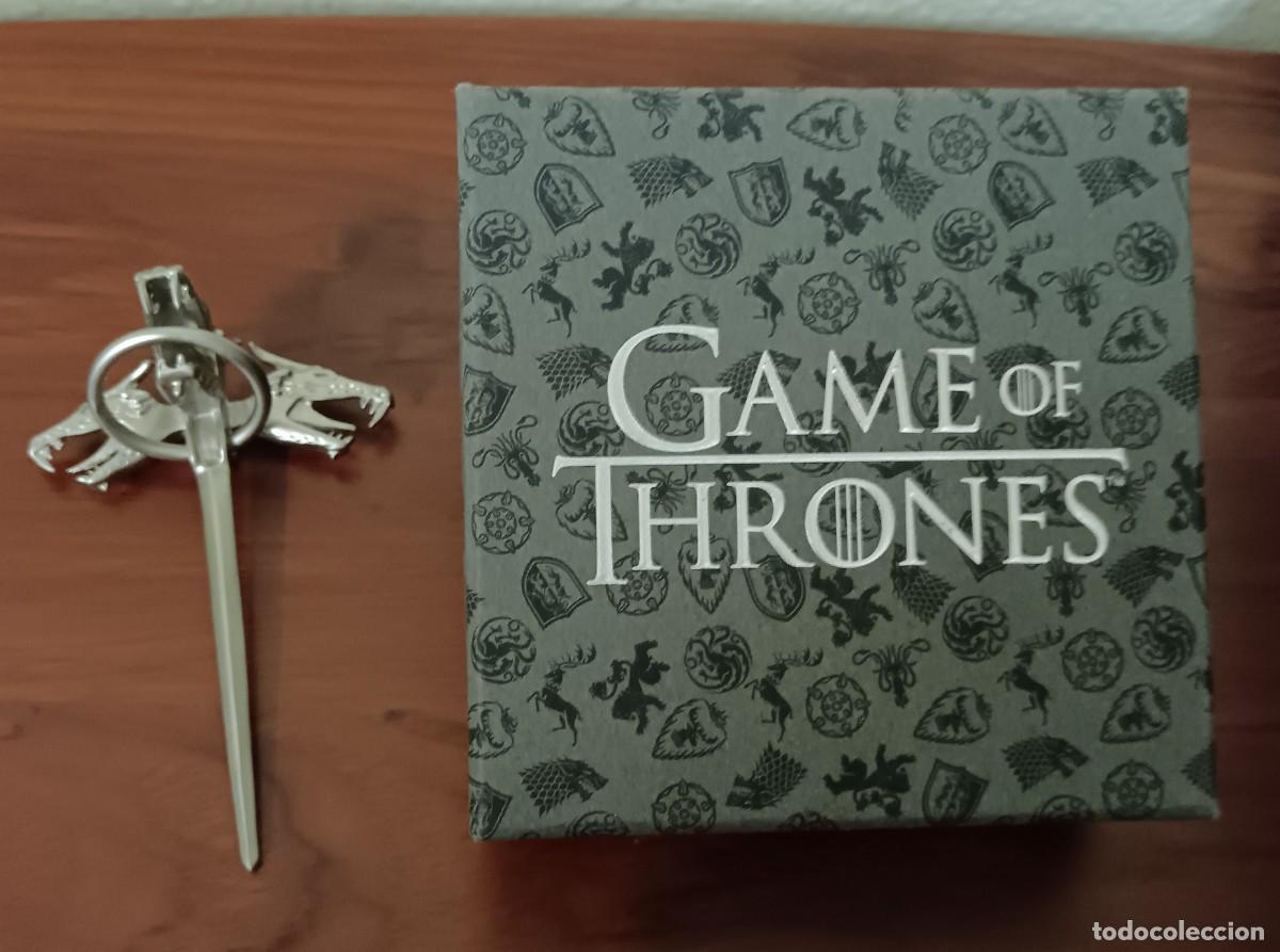 Pins de colecci&oacute;n: PIN BROCHE DRAG&Oacute;N TRES CABEZAS DAENERYS GAME OF THRONES CON CAJA A&Ntilde;O 2013